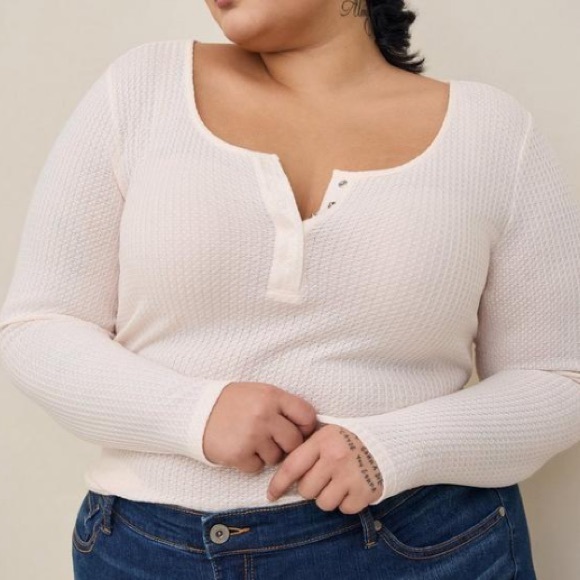 torrid Tops - Torrid Waffle Snap Henley Long Sleeve Tee Plus Size